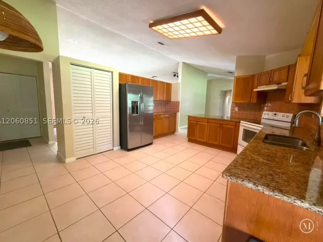 4-bedroom home for rent in Miami - 14865 SW 166th St n/a - MondialRealty