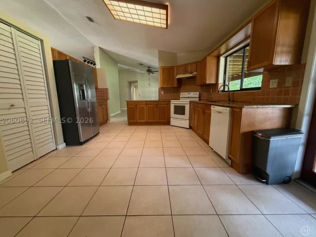 4-bedroom home for rent in Miami - 14865 SW 166th St n/a - MondialRealty