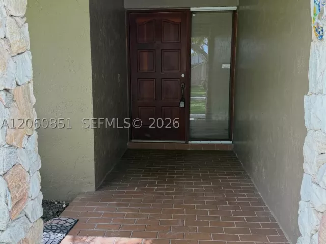 4-bedroom home for rent in Miami - 14865 SW 166th St n/a - MondialRealty