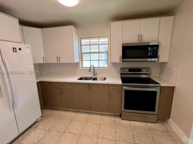 3-bedroom home for rent in Miami - 421 NW 57th Ct 1 - MondialRealty