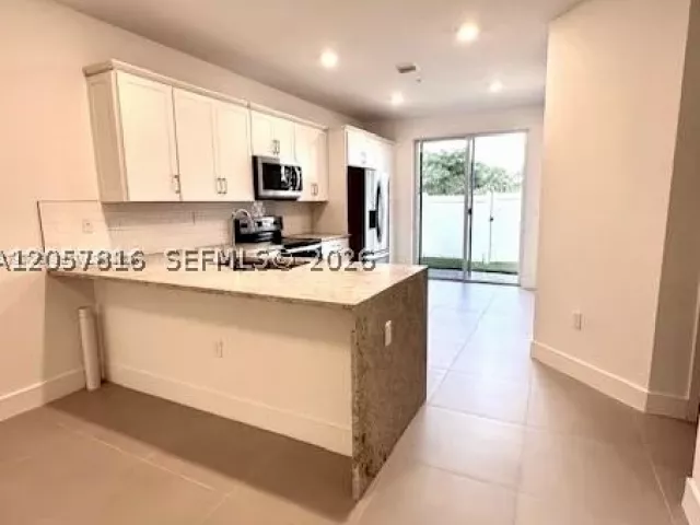 4-bedroom home for rent in Pembroke Pines - 259 SW 169th Ln 259 - MondialRealty
