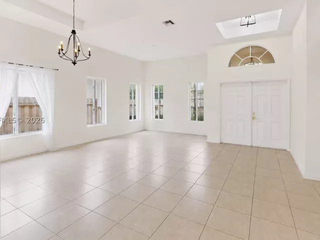 4-bedroom home for sale in Homestead - 2002 NE 39th Ter - MondialRealty