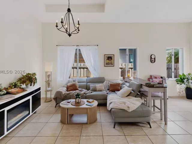 4-bedroom home for sale in Homestead - 2002 NE 39th Ter - MondialRealty