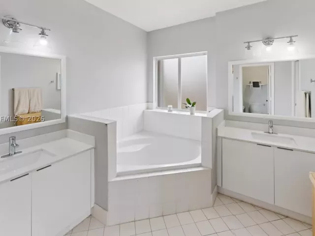 4-bedroom home for sale in Homestead - 2002 NE 39th Ter - MondialRealty