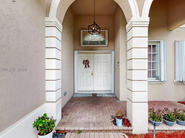 4-bedroom home for sale in Homestead - 2002 NE 39th Ter - MondialRealty