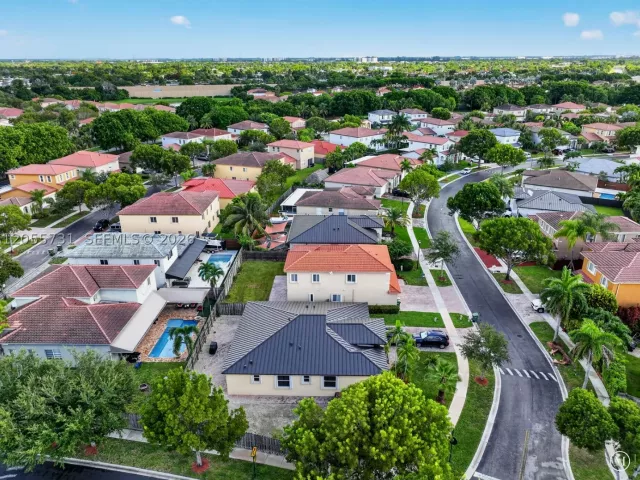 4-bedroom home for sale in Homestead - 2002 NE 39th Ter - MondialRealty