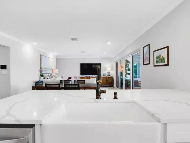 3-bedroom home for rent in Boca Raton - 23313 Lago Mar Circle - MondialRealty