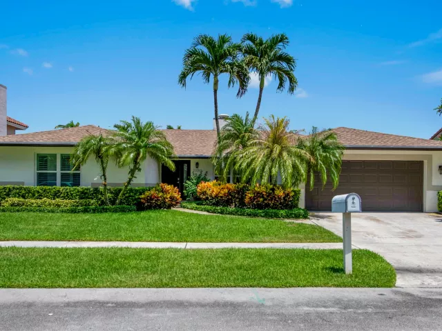 3-bedroom home for rent in Boca Raton - 23313 Lago Mar Circle - MondialRealty