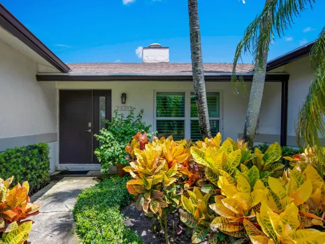 3-bedroom home for rent in Boca Raton - 23313 Lago Mar Circle - MondialRealty
