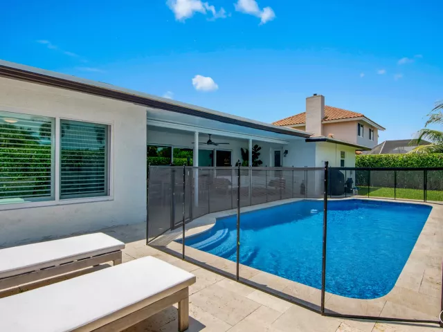 3-bedroom home for rent in Boca Raton - 23313 Lago Mar Circle - MondialRealty
