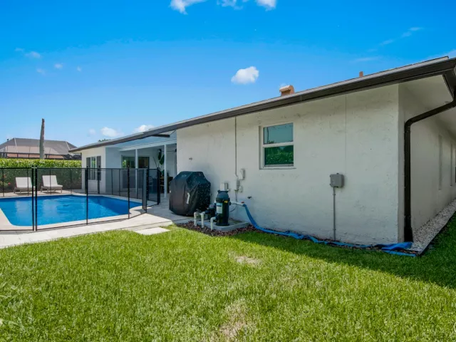 3-bedroom home for rent in Boca Raton - 23313 Lago Mar Circle - MondialRealty