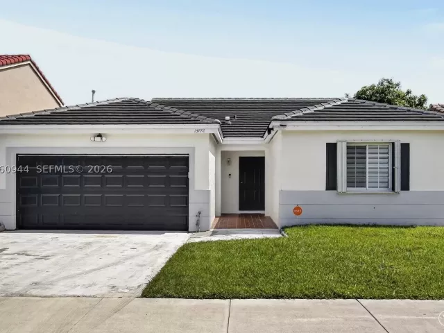 3-bedroom home for rent in Miami - 15772 SW 74th Ln - MondialRealty