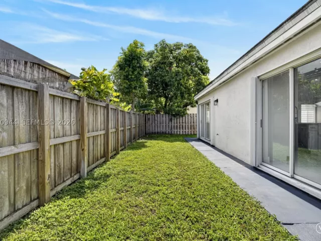 3-bedroom home for rent in Miami - 15772 SW 74th Ln - MondialRealty