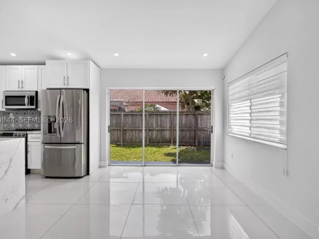3-bedroom home for rent in Miami - 15772 SW 74th Ln - MondialRealty