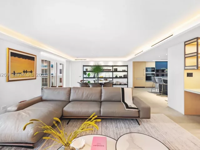 2-bedroom condo for sale in Miami Beach - 2301 Collins Ave 1003/1004 - MondialRealty