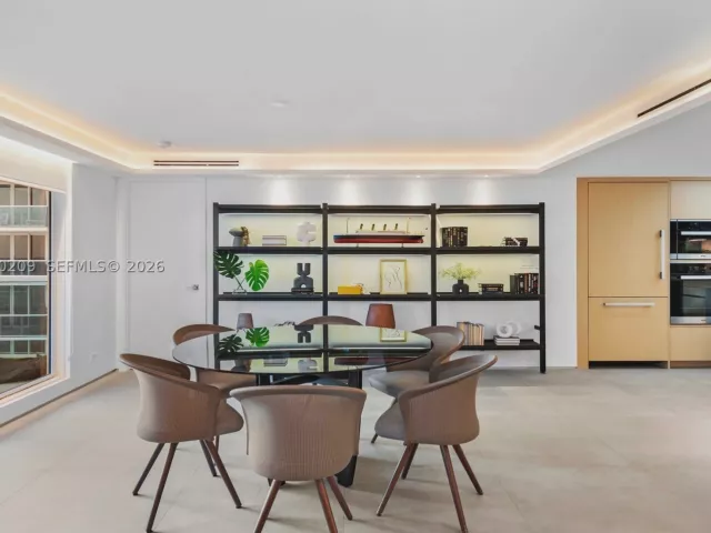 2-bedroom condo for sale in Miami Beach - 2301 Collins Ave 1003/1004 - MondialRealty