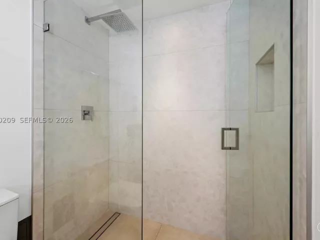 2-bedroom condo for sale in Miami Beach - 2301 Collins Ave 1003/1004 - MondialRealty