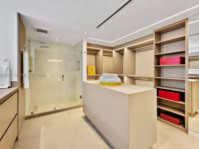 2-bedroom condo for sale in Miami Beach - 2301 Collins Ave 1003/1004 - MondialRealty
