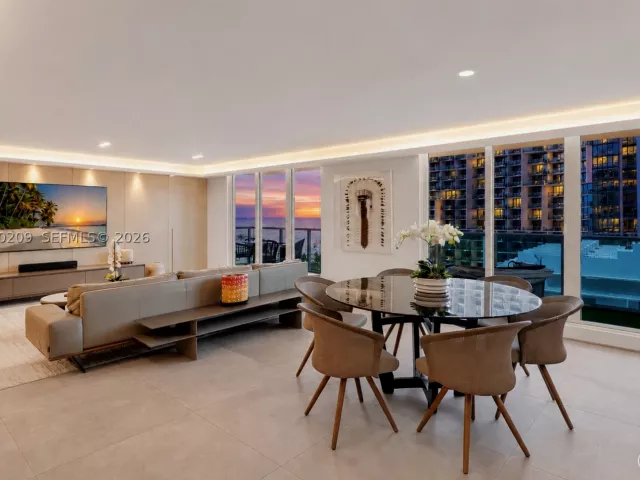 2-bedroom condo for sale in Miami Beach - 2301 Collins Ave 1003/1004 - MondialRealty