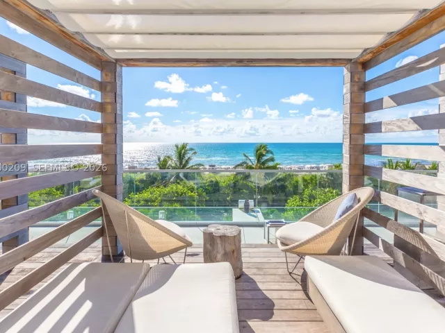2-bedroom condo for sale in Miami Beach - 2301 Collins Ave 1003/1004 - MondialRealty