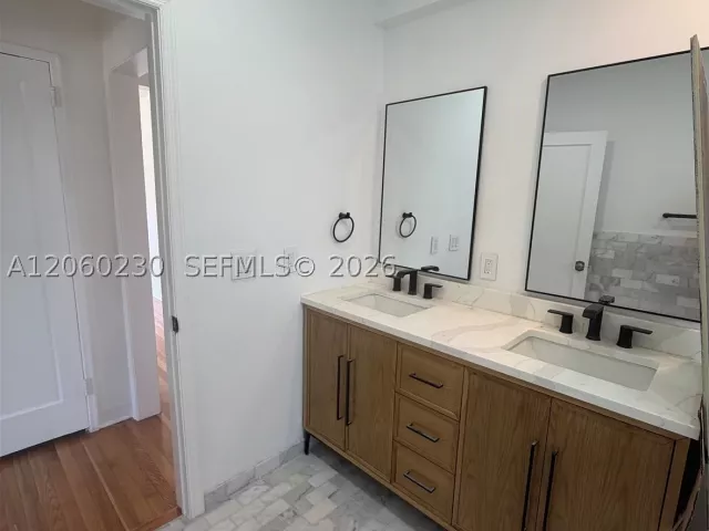 4-bedroom home for rent in Miami - 5171 SW 6th St - MondialRealty