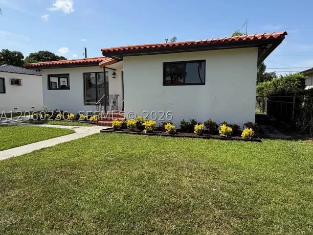 4-bedroom home for rent in Miami - 5171 SW 6th St - MondialRealty