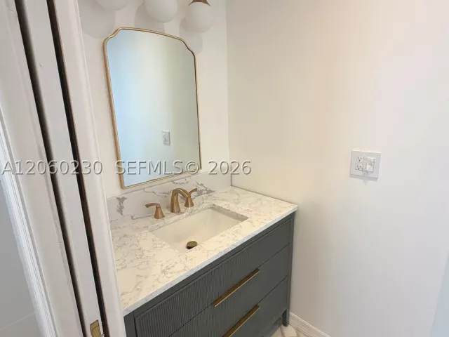 4-bedroom home for rent in Miami - 5171 SW 6th St - MondialRealty