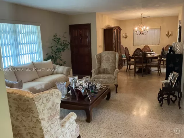 3-bedroom home for rent in Miami - 2641 SW 117th Ct - MondialRealty