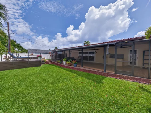 3-bedroom home for rent in Pompano Beach - 1571 SE 24TH Avenue - MondialRealty
