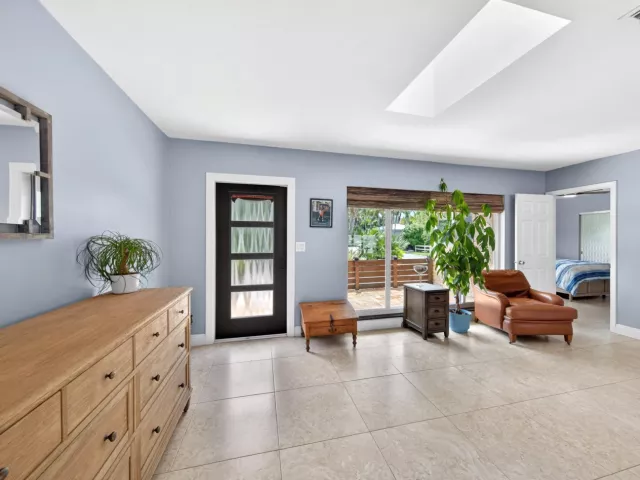 3-bedroom home for rent in Pompano Beach - 1571 SE 24TH Avenue - MondialRealty