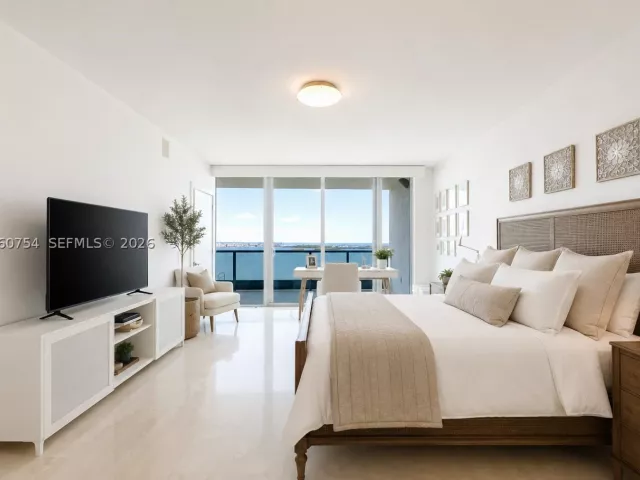 3-bedroom condo for sale in Miami - 1331 Brickell Bay Dr 2805 - MondialRealty