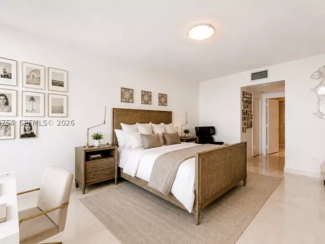 3-bedroom condo for sale in Miami - 1331 Brickell Bay Dr 2805 - MondialRealty