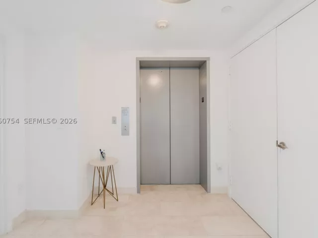 3-bedroom condo for sale in Miami - 1331 Brickell Bay Dr 2805 - MondialRealty