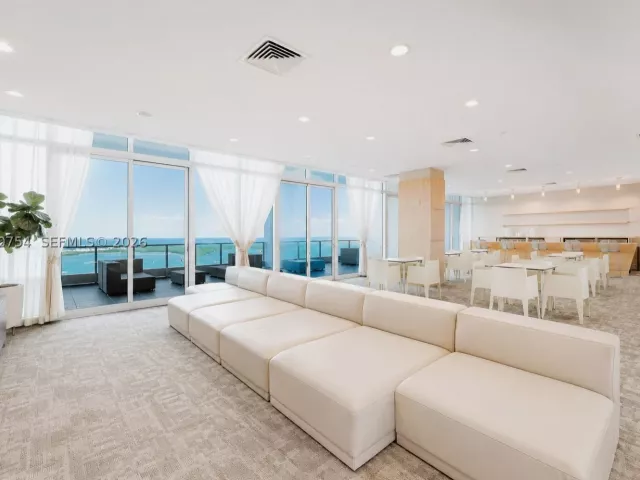 3-bedroom condo for sale in Miami - 1331 Brickell Bay Dr 2805 - MondialRealty