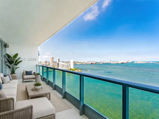 3-bedroom condo for sale in Miami - 1331 Brickell Bay Dr 2805 - MondialRealty