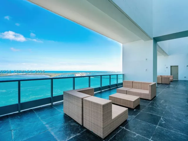 3-bedroom condo for sale in Miami - 1331 Brickell Bay Dr 2805 - MondialRealty