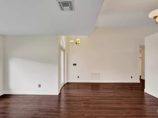 3-bedroom home for sale in Pembroke Pines - 18343 SW 5TH Court - MondialRealty