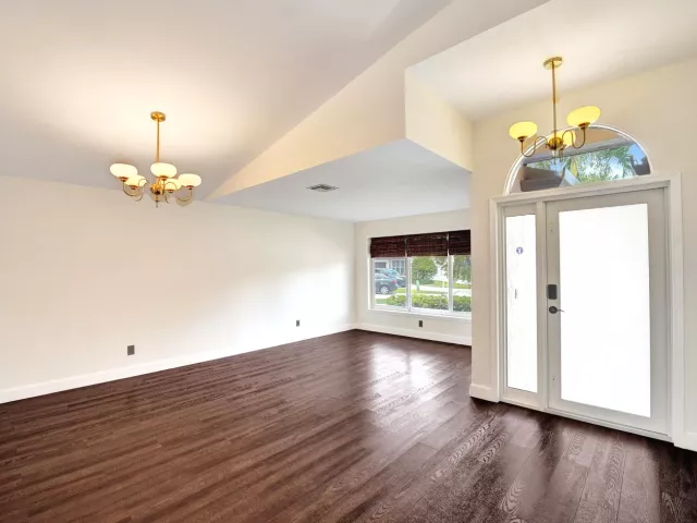 3-bedroom home for sale in Pembroke Pines - 18343 SW 5TH Court - MondialRealty