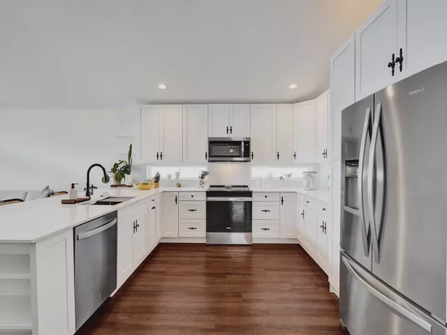 3-bedroom home for sale in Pembroke Pines - 18343 SW 5TH Court - MondialRealty