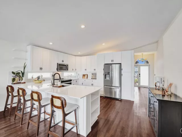 3-bedroom home for sale in Pembroke Pines - 18343 SW 5TH Court - MondialRealty