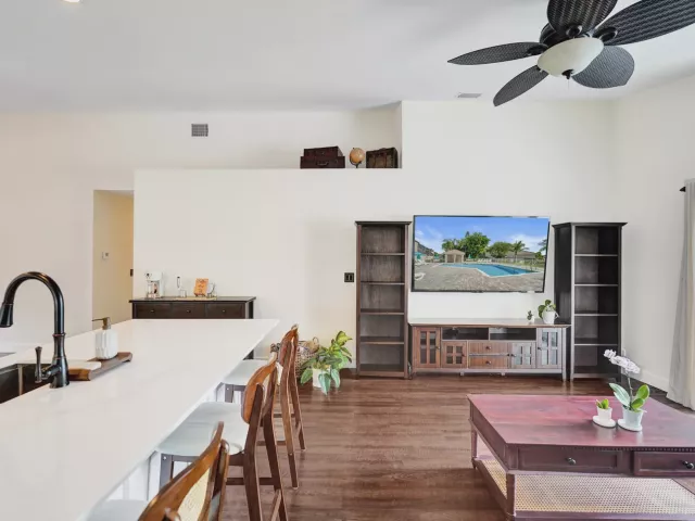 3-bedroom home for sale in Pembroke Pines - 18343 SW 5TH Court - MondialRealty