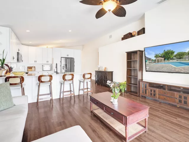 3-bedroom home for sale in Pembroke Pines - 18343 SW 5TH Court - MondialRealty