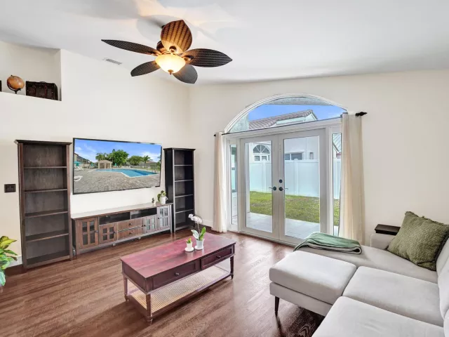 3-bedroom home for sale in Pembroke Pines - 18343 SW 5TH Court - MondialRealty