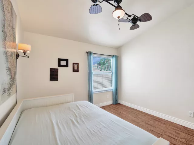 3-bedroom home for sale in Pembroke Pines - 18343 SW 5TH Court - MondialRealty