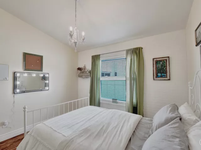 3-bedroom home for sale in Pembroke Pines - 18343 SW 5TH Court - MondialRealty