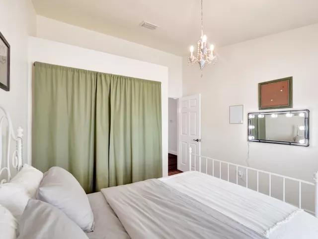 3-bedroom home for sale in Pembroke Pines - 18343 SW 5TH Court - MondialRealty