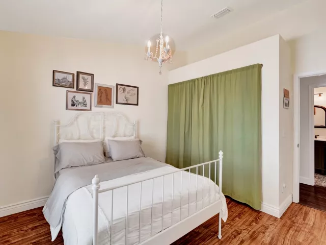 3-bedroom home for sale in Pembroke Pines - 18343 SW 5TH Court - MondialRealty