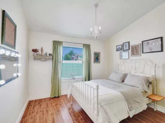 3-bedroom home for sale in Pembroke Pines - 18343 SW 5TH Court - MondialRealty
