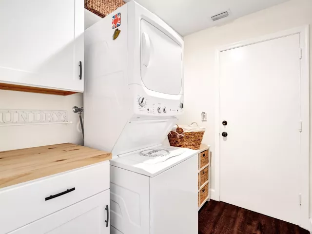 3-bedroom home for sale in Pembroke Pines - 18343 SW 5TH Court - MondialRealty