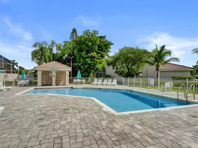 3-bedroom home for sale in Pembroke Pines - 18343 SW 5TH Court - MondialRealty